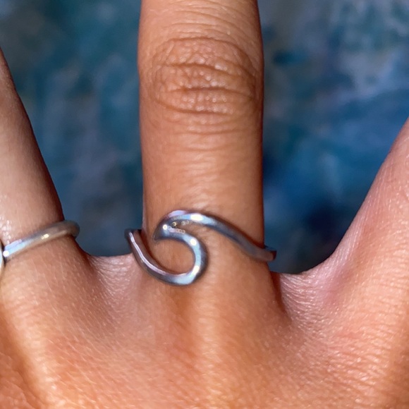 Wave Ring - Picture 2 of 2